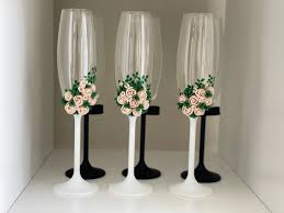 Make Your Wedding Day Shine with Customized Glassware for Groomsmen